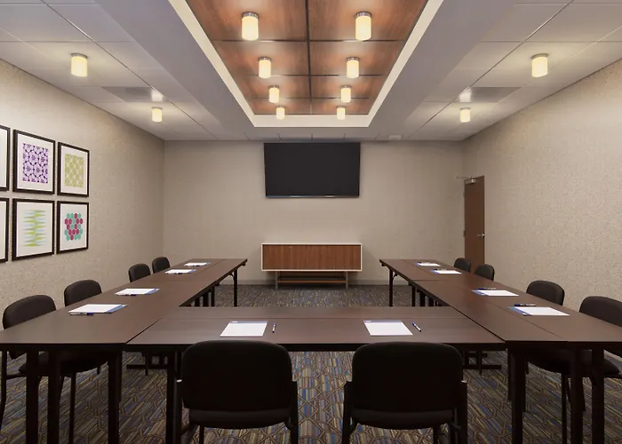 Holiday Inn Express & Suites - Portland Airport - Cascade Stn By Ihg