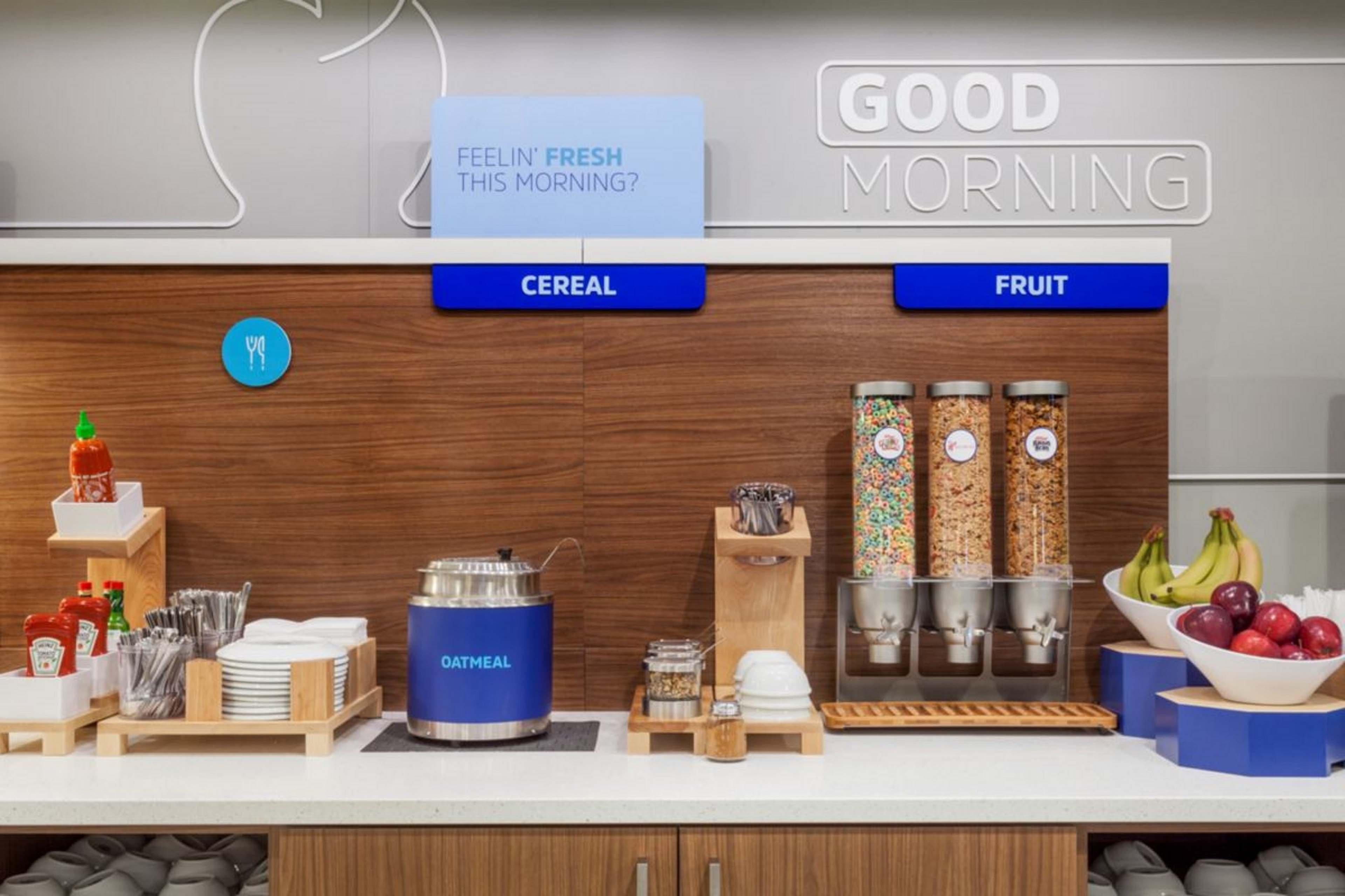 Express & - Airport - Cascade Stn By Ihg Hotel